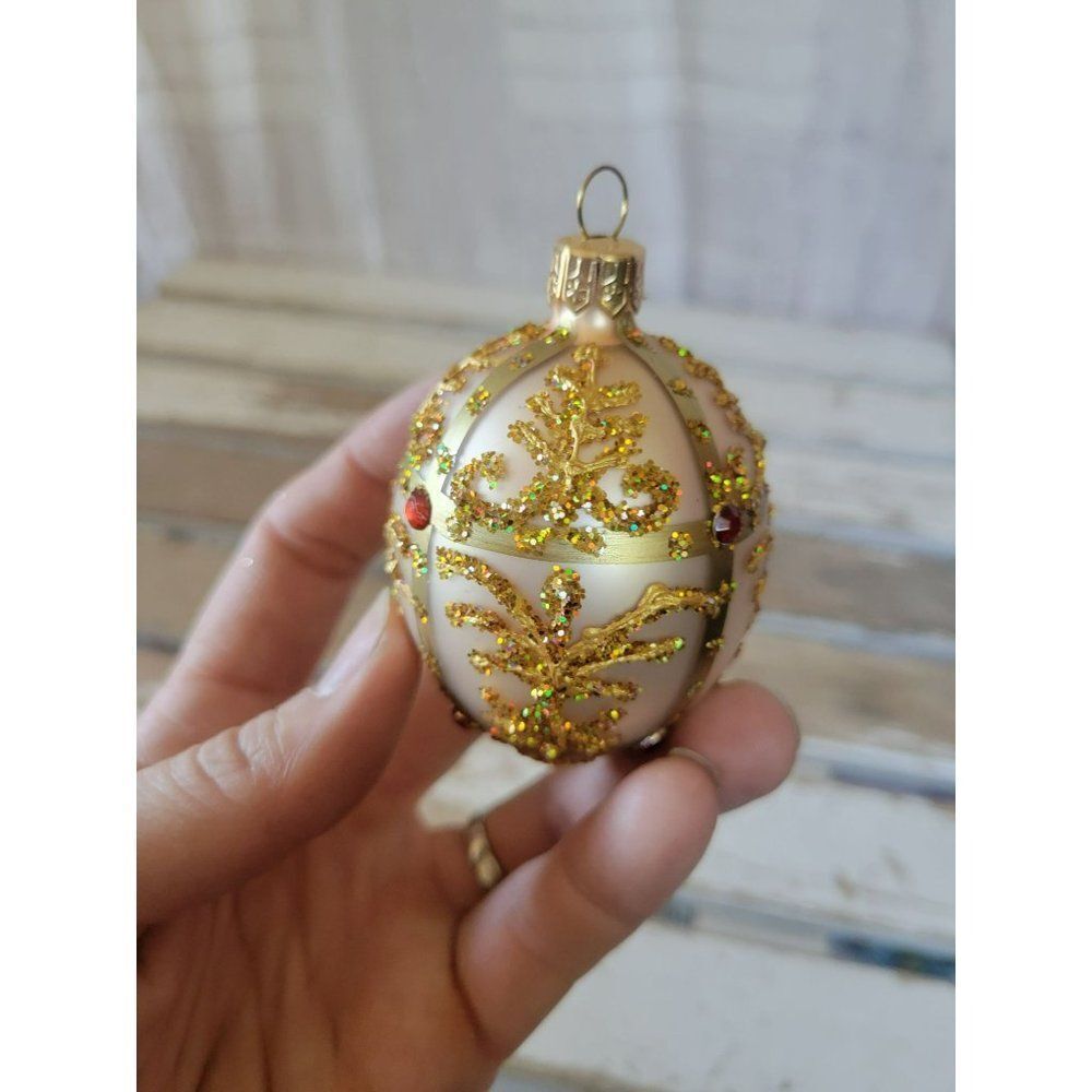 Poland polonaise ? Gold filigree egg red glass ornament Xmas tree